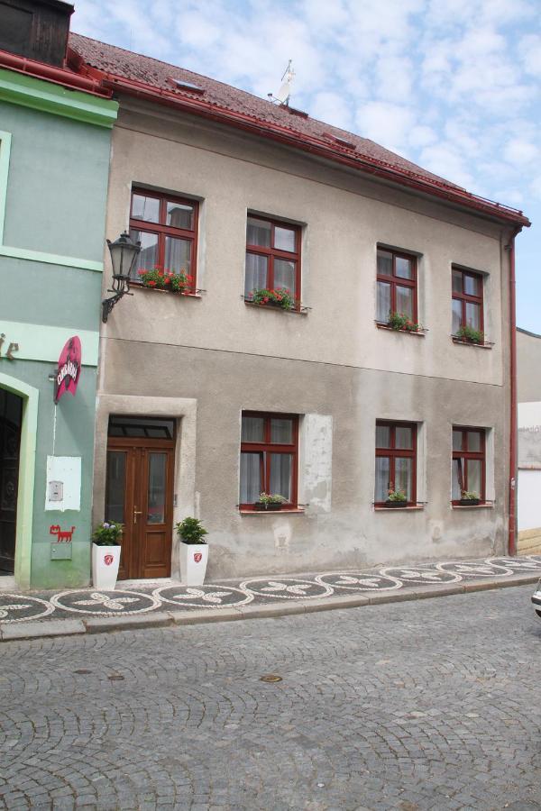 Rezidence U Prince C.1 Йичин Экстерьер фото